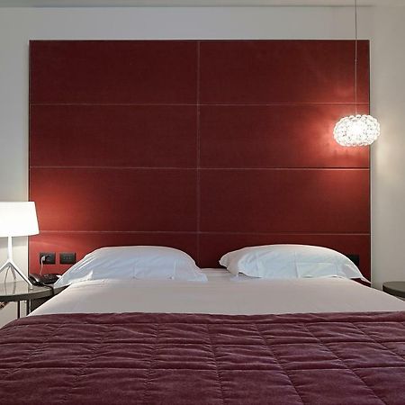 Link124 Hotel Парма Экстерьер фото
